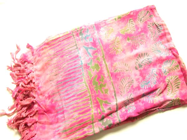 Canadian gift clothing dealer, Pink sarong with beautiful multicolored bali pattern