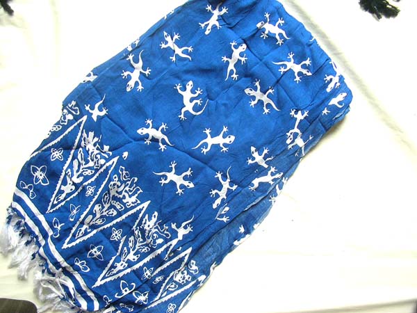 Ladies resort clothing manufacturing agent, Balinese vacation sarong in royal blue with white gecko