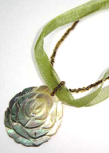 Wholesale opal jewelry, beaded string necklace with flower seashell pendant 