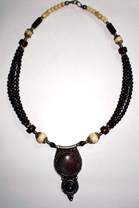Wholesaler distributor of costume jewelry, beaded necklace with HuLu pendant