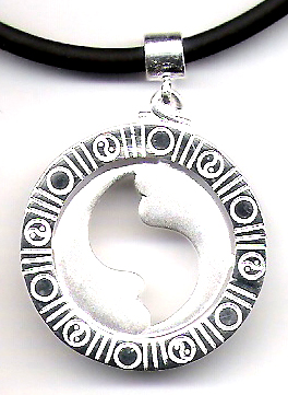 Importer fashion jewelry, fashion pendant S central design and pattern decor around wheel