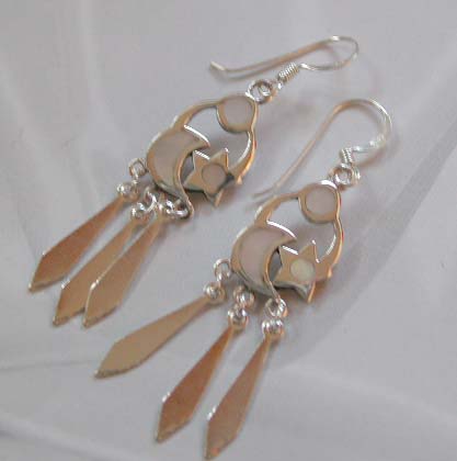 Wholesale teen fashion jewelry, sterling silver earring with star and moon pattern with white seashell design    
