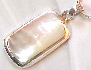 Wholesale fashion jewelry, wholesale a white rectangular seashell pendant