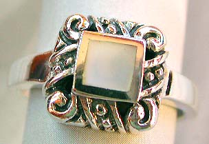 Wholesale royal jewelry manufacturer, wholesale a square shape white seashell with celti knot around design in sterling silver