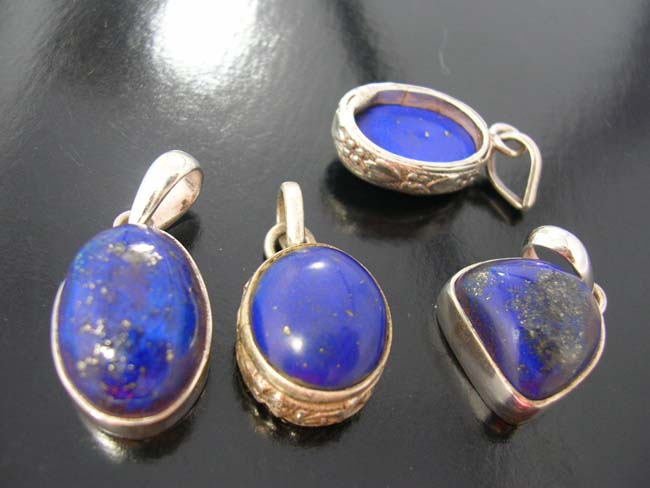 Premier pendants, unique fashion designs, sterling silver, ladies antique style jewelry, costume wear accessories      