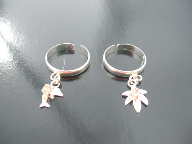 Charm jewelry, imitation diamond rings, fashion toe ring, sterling silver collectibles, high style designs, premier jewelry