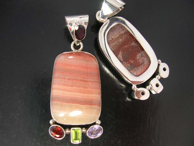 Trendy accessory wear, party fashion jewelry, contemporary pendants, hot necklace. womens handcrafted designs